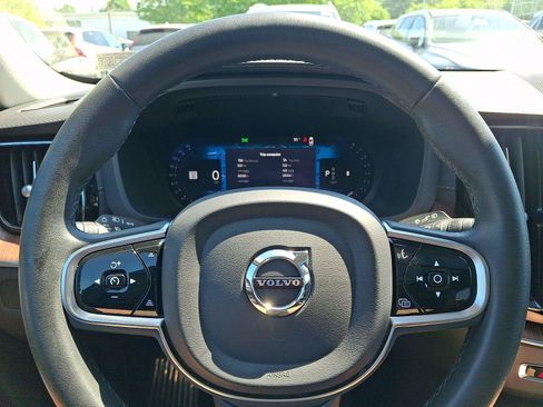 Certified 2023 Volvo XC60 B5 Ultimate w/ Climate Package AWD/4WD image 21