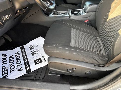 Used 2023 Dodge Charger SXT image 25