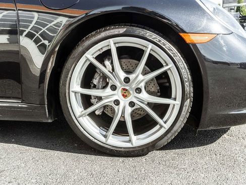 Used 2018 Porsche 911 Carrera image 4