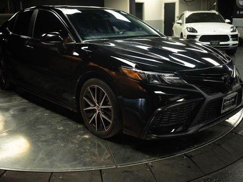 Used 2024 Toyota Camry SE w/ Convenience Package FWD image 5