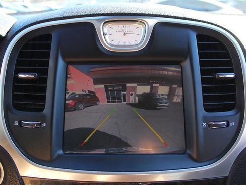 Used 2015 Chrysler 300 C w/ Light Group image 21