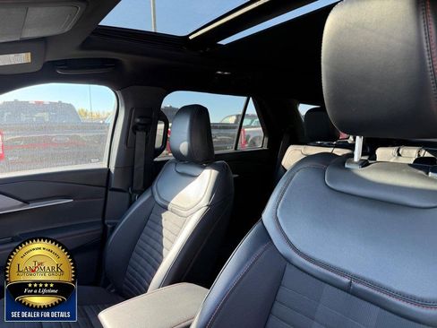 Used 2025 Ford Explorer ST-Line image 9