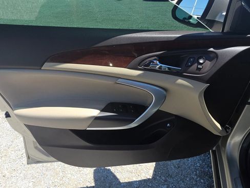 Used 2016 Buick Regal FWD image 13