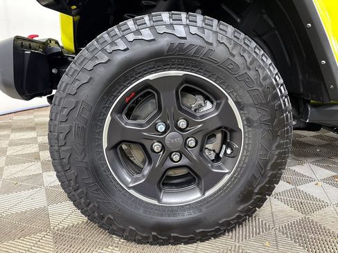 Used 2023 Jeep Gladiator Rubicon w/ Trailer Tow Package AWD/4WD image 9