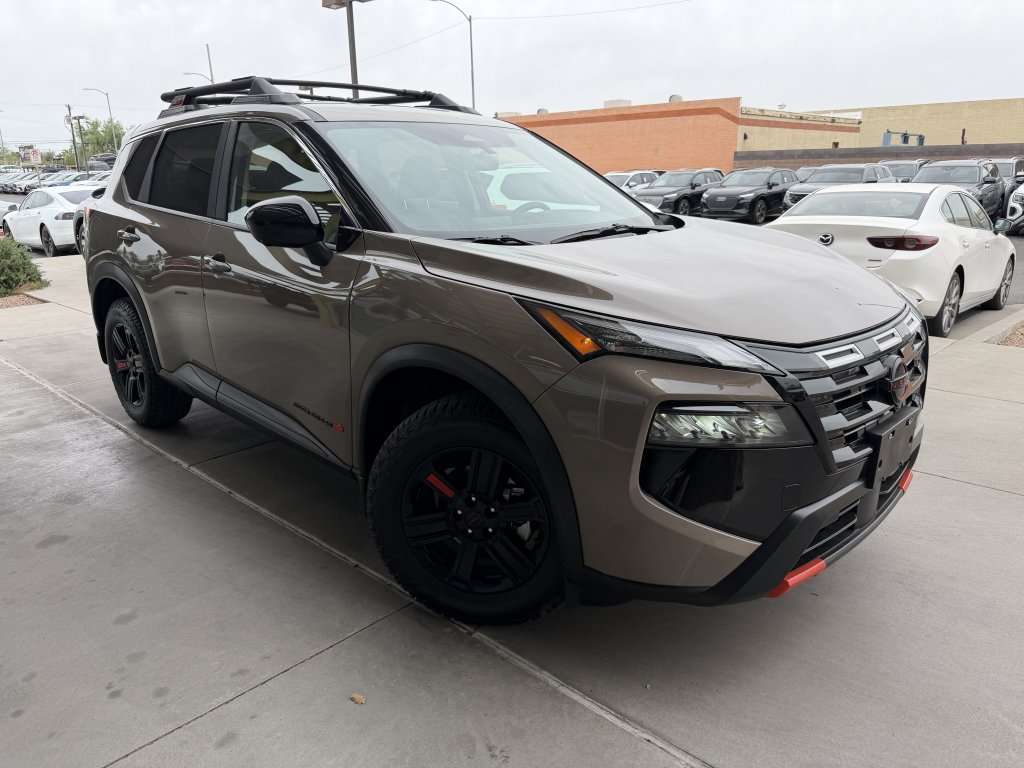Used 2025 Nissan Rogue SV AWD/4WD image 6