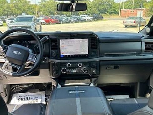 Used 2025 Ford F250 Platinum image 33
