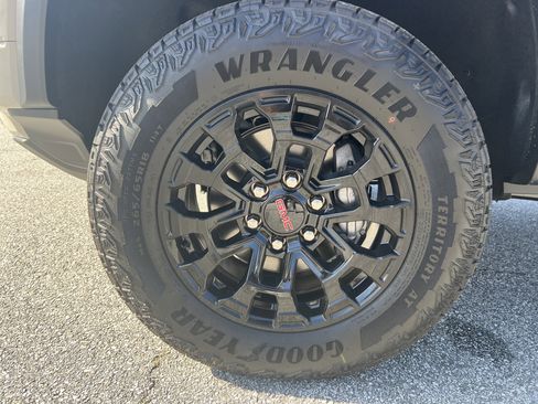 New 2026 GMC Canyon Elevation w/ Convenience Package image 13