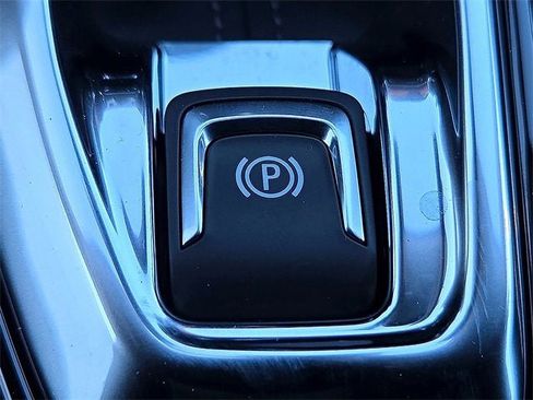 New 2026 Chevrolet Trax LT image 18