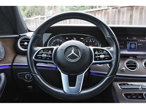 Used 2019 Mercedes-Benz E 300 image 17