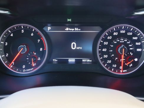 Used 2019 Genesis G70 3.3T Design image 15