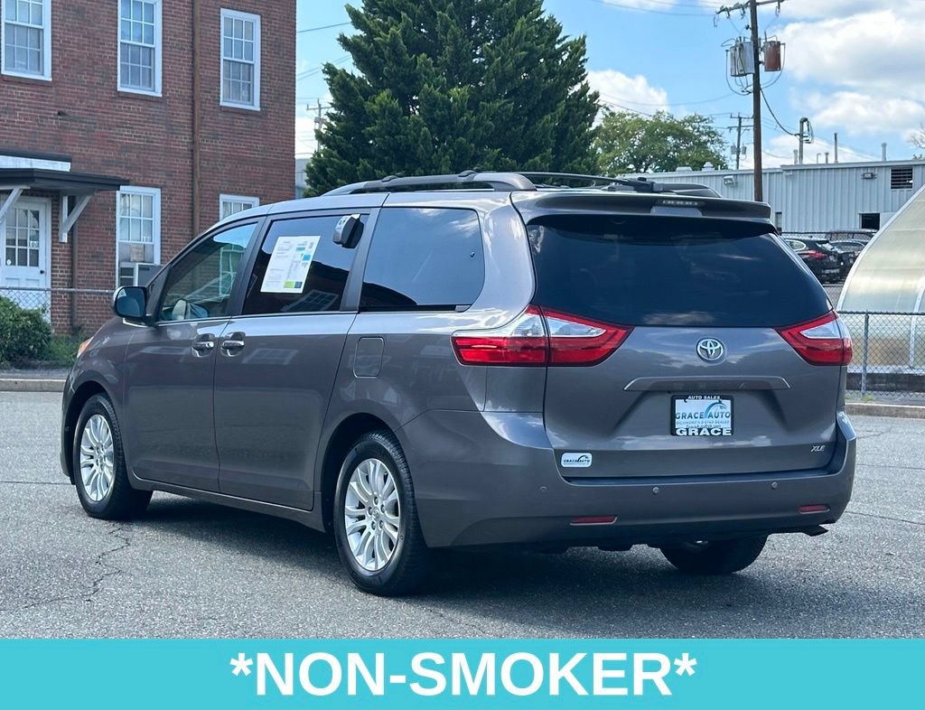 Used 2017 Toyota Sienna XLE FWD image 6