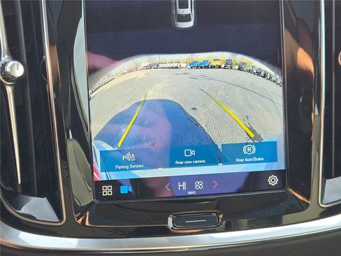 Used 2024 Volvo S60 B5 Core image 33