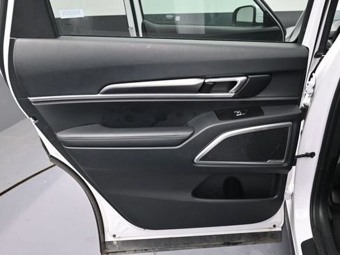 Used 2025 Kia Telluride S FWD image 25