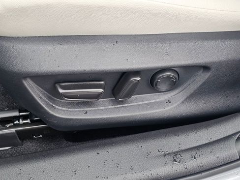 Used 2026 Toyota Camry XLE image 31