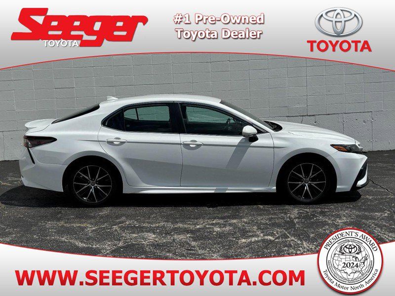Certified 2023 Toyota Camry SE image 1