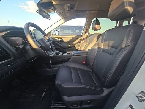 Certified 2025 Nissan Rogue SL w/ Tech Package AWD/4WD image 6