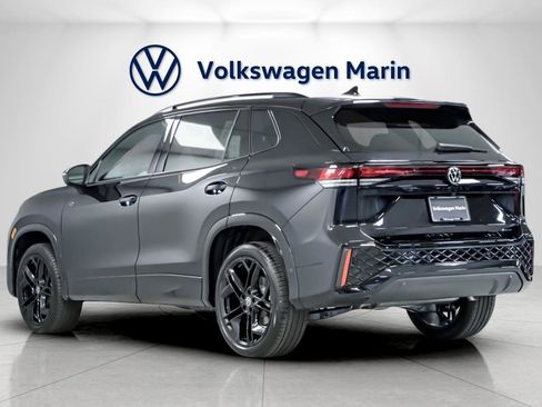 New 2026 Volkswagen Tiguan SE R-Line image 3