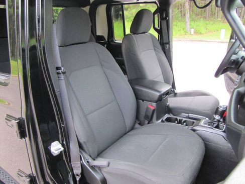 Used 2023 Jeep Gladiator Sport AWD/4WD image 22