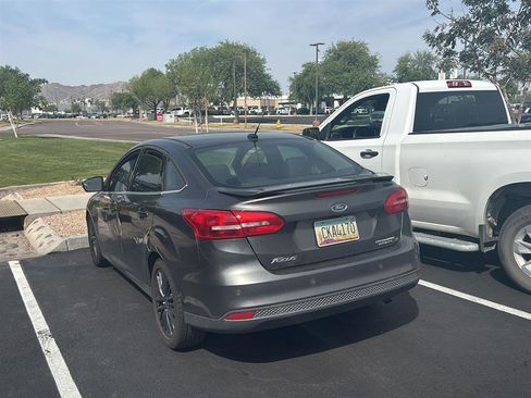 Used 2016 Ford Focus Titanium image 4