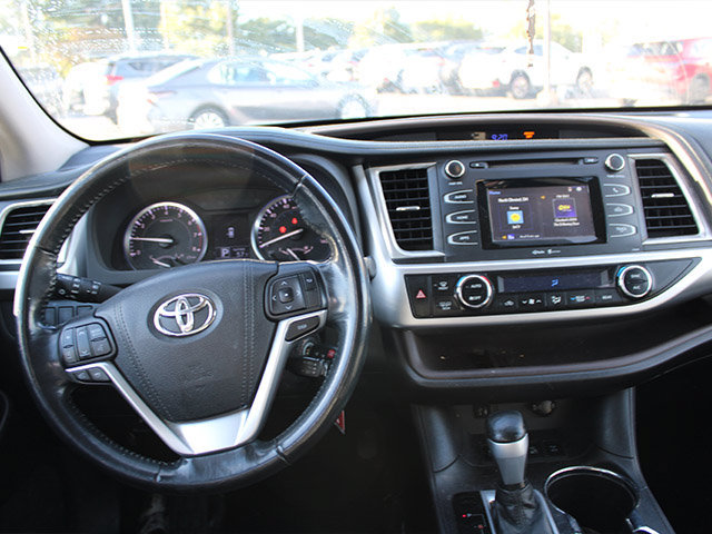 Used 2015 Toyota Highlander Plus AWD/4WD image 10