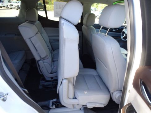 Used 2023 GMC Acadia SLE w/ Infotainment Package image 43