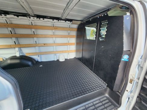 Used 2023 GMC Savana 2500 w/ Driver Convenience Package image 18
