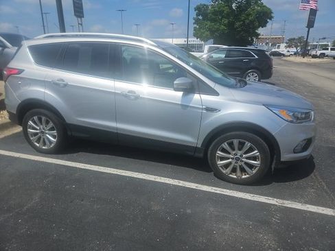 Used 2017 Ford Escape Titanium FWD image 4