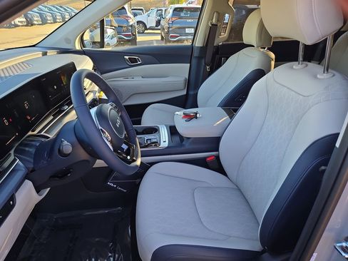 New 2026 Kia Carnival EX image 18