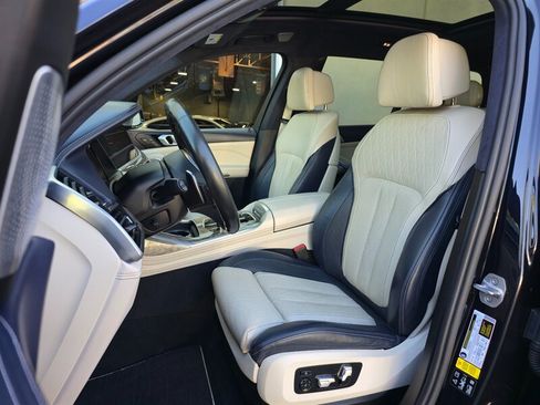Used 2019 BMW X7 xDrive50i w/ M Sport Package AWD/4WD image 15