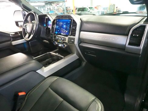 Used 2022 Ford F250 Lariat w/ Tremor Off-Road Package image 34