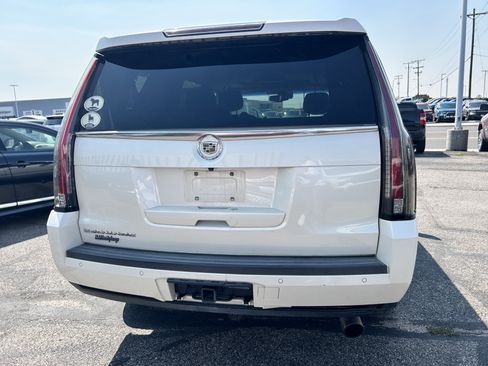 Used 2015 Cadillac Escalade Premium AWD/4WD image 3
