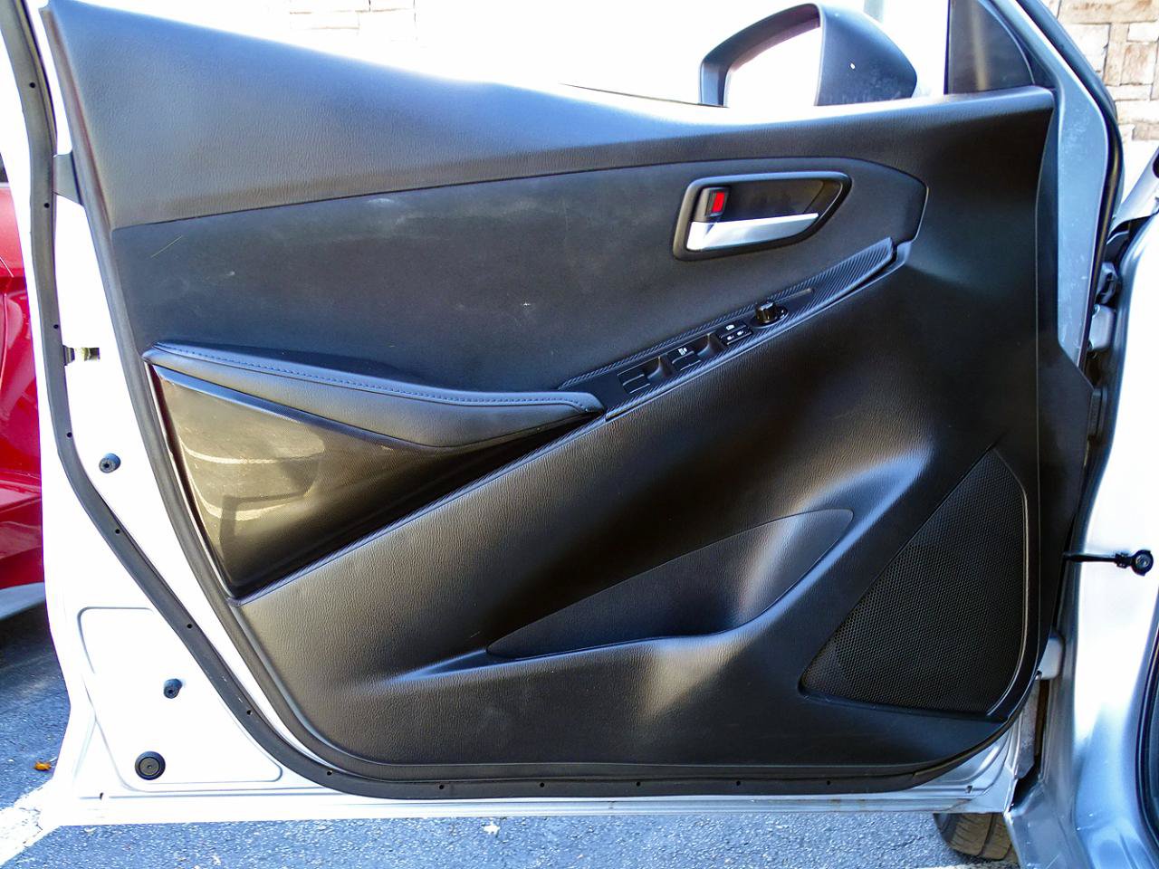 Used 2018 Toyota Yaris iA FWD image 30