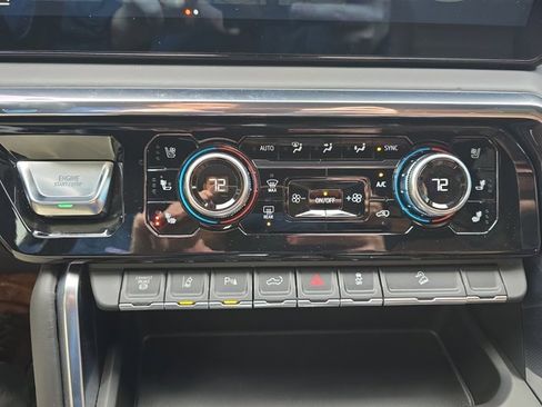 Used 2024 GMC Sierra 2500 Denali Ultimate image 39