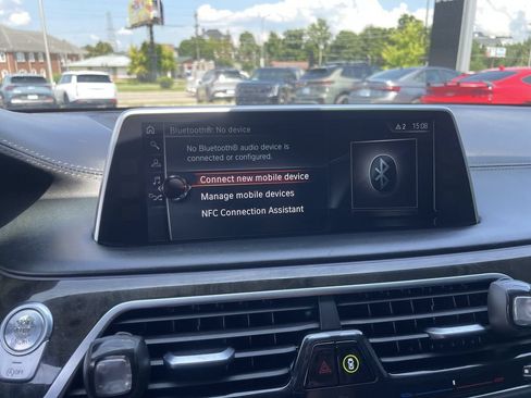 Used 2016 BMW 750i RWD image 11