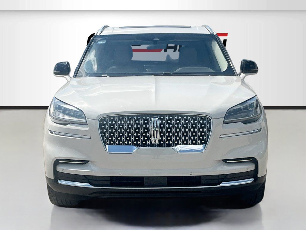 Used 2024 Lincoln Aviator Reserve w/ Equipment Group 201A RWD image 2