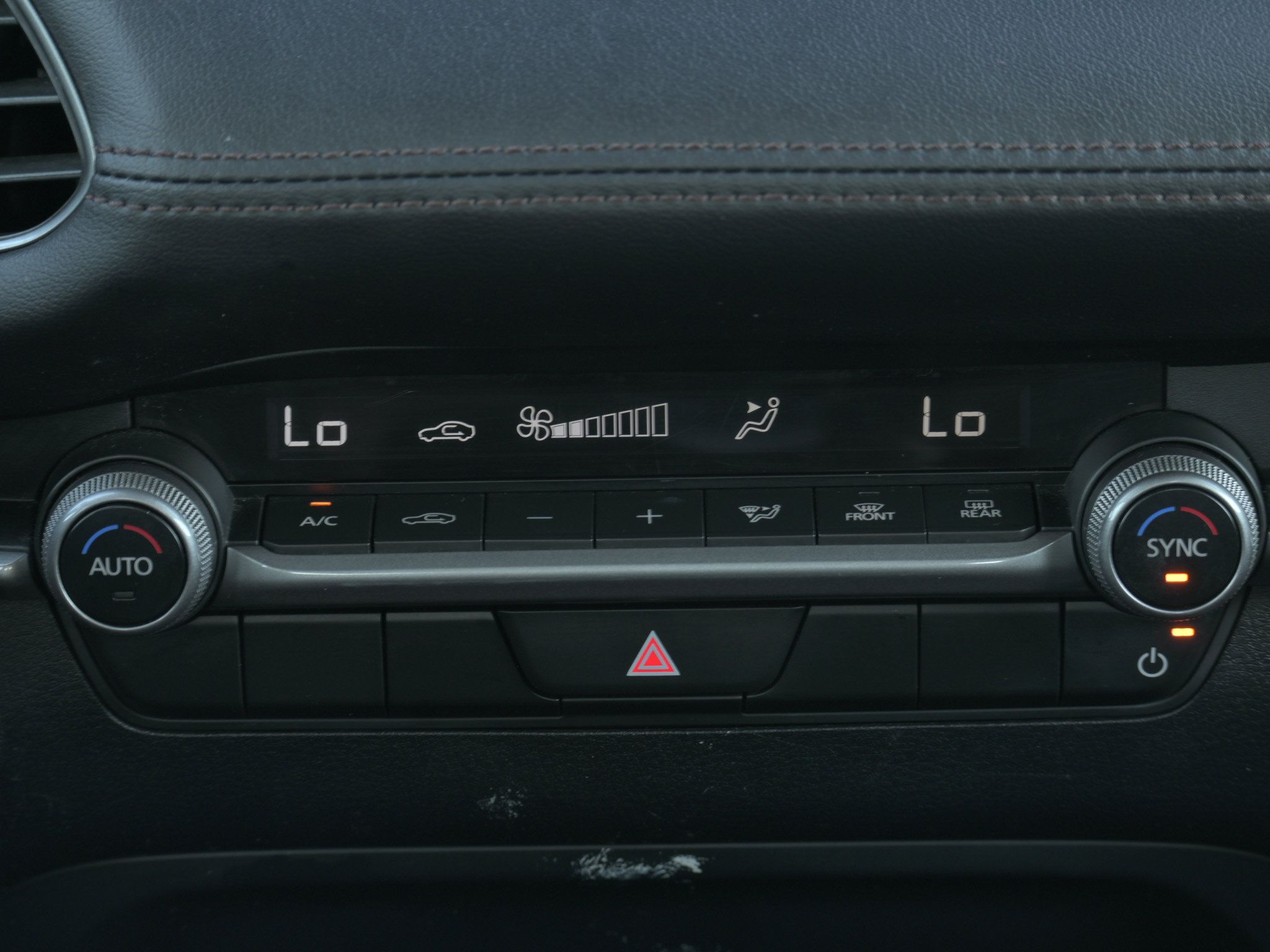 Used 2024 MAZDA MAZDA3 s FWD image 14