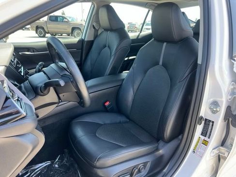 Used 2023 Toyota Camry XLE FWD image 12