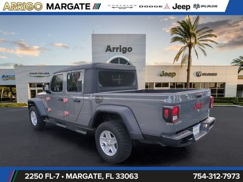 Used 2020 Jeep Gladiator Sport w/ Quick Order Package 24S AWD/4WD image 8