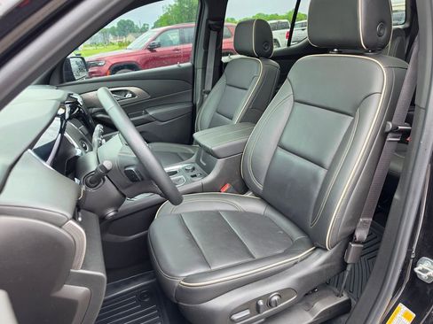 Used 2023 Chevrolet Traverse Premier w/ Redline Edition AWD/4WD image 17