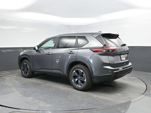 Used 2025 Nissan Rogue SV AWD/4WD image 7
