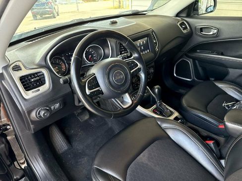 Used 2019 Jeep Compass Latitude image 15