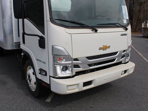 New 2024 Chevrolet Low Cab Forward image 9