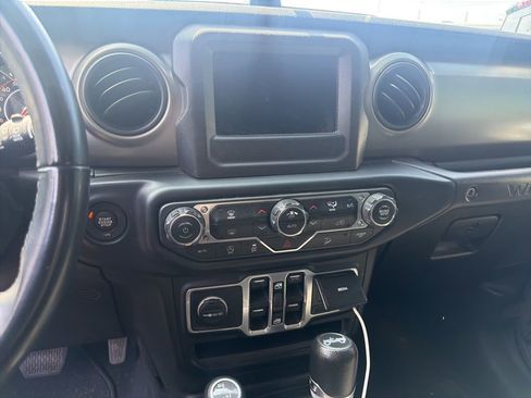 Used 2018 Jeep Wrangler Unlimited Sport S AWD/4WD image 8