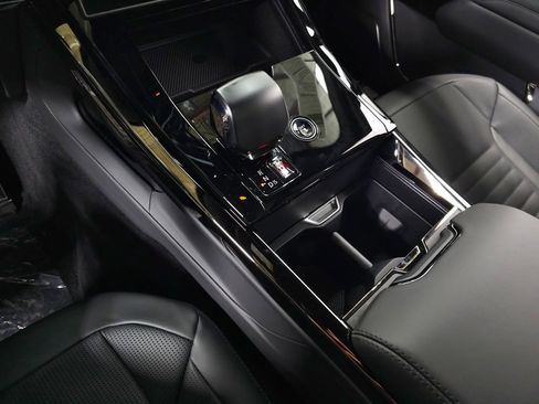 New 2026 Land Rover Range Rover Sport SV image 35