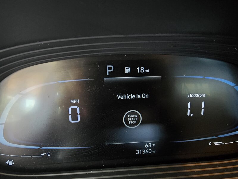 Used 2025 Hyundai Venue SEL FWD image 25