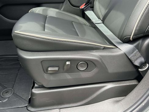 New 2026 Chevrolet Suburban Premier AWD/4WD image 19