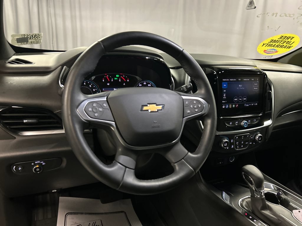 Used 2023 Chevrolet Traverse LT FWD image 15