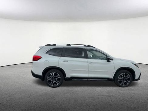 Used 2025 Subaru Ascent Touring w/ Popular Package #1 AWD/4WD image 9