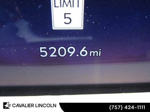 Used 2026 Lincoln Aviator Reserve AWD/4WD image 28