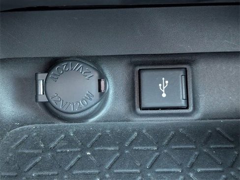 Used 2021 Toyota RAV4 XLE Premium image 20